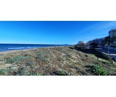 Parcela de 550 m2 situada en 3ª línea de la playa de Bellreguard,