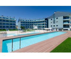 Lujoso apartamento con excelentes vistas al mar en primera linea del Arenal de Javea