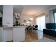 Lujoso apartamento con excelentes vistas al mar en primera linea del Arenal de Javea