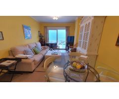 Apartamento con vistas abiertas al mar situado en 1ª línea playa Daimús