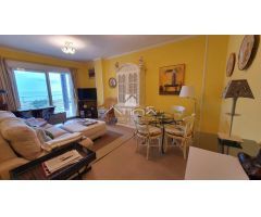 Apartamento con vistas abiertas al mar situado en 1ª línea playa Daimús