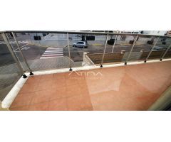 Apartamento con vistas abiertas al mar situado en 1ª línea de la playa de Guardamar