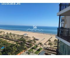 Apartamento con vistas abiertas al mar y la montaña situado en 1ª línea playa de Gandia a solo 20 me