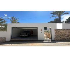 Espectacular villa en venta en Jávea, lista para entrar a vivir.
