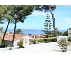 Espectacular villa en venta en Jávea, lista para entrar a vivir.