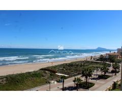 Encantador apartamento vistas al par situado en 1ª línea playa Guardamar de la Safor