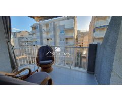 encantador ático dúplex, situado en la zona centro de la playa de Daimús y a solo 150 metros del mar