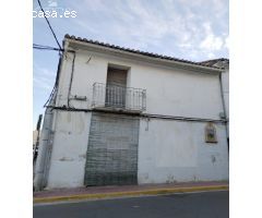 Gran casa en esquina con múltiples accesos en LAlqueria de la Comtessa