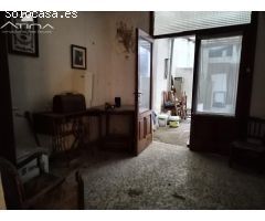 Gran casa en esquina con múltiples accesos en LAlqueria de la Comtessa