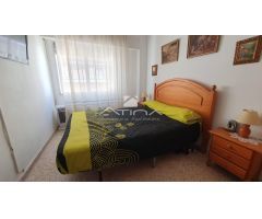 Apartamento situado en la tercera línea de la playa de Bellreguard y a solo 150 metros del mar,