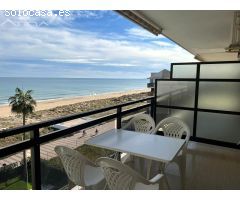 Espectacular apartamento en primera línea de playa en Daimús, con inmejorables vistas frontales al m