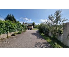 Casa de campo en Toral de Merayo, Ponferrada con piscina propia y garaje incluido