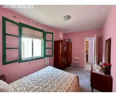 CASA CON TERRENO - FLORES DEL SIL