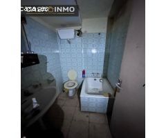 Se vende casa de cuatro plantas y local en Estadilla