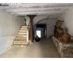 Se vende casa con corral en el pueblo de Colungo (Huesca)..
