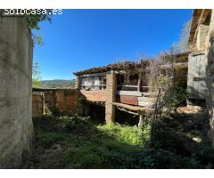 Se vende casa con corral en el pueblo de Colungo (Huesca)..