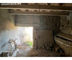 Se vende casa con corral en el pueblo de Colungo (Huesca)..