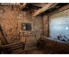 Se vende casa con corral en el pueblo de Colungo (Huesca)..