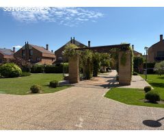 En venta casa Pareada en Venta en Urbanización La Robleda, Zaragoza