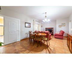 Chalet con casa de invitados en segunda línea de playa de Aguadulce (Roquetas de Mar - Almería)