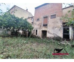 ESPECTACULAR CASA Y AMPLIA EN PUEBLO DE VILA-RODONA