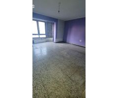¡AMPLIO PISO A LA VENTA EN LES BORGES BLANQUES!