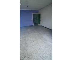 ¡AMPLIO PISO A LA VENTA EN LES BORGES BLANQUES!