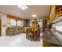 Chalet en Venta en Castrillo de Murcia, Murcia