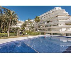 Apartamento en Marbella centro con vistas al mar ,primera linea