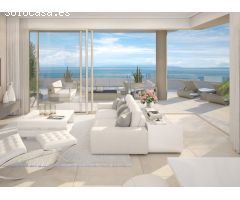Impresionante Apartamento en la primera linea de la playa con vistas a mar en Mijas Costa