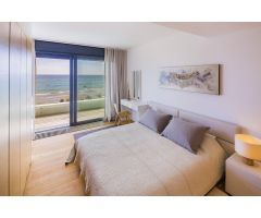 Increible villa en primera linea de la playa, CostaBella, Marbella
