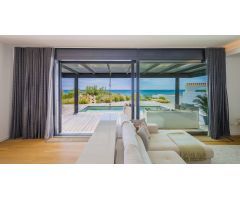 Increible villa en primera linea de la playa, CostaBella, Marbella