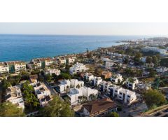 Nueva villa en segunda linea de la playa en Milla de Oro, Marbella
