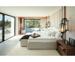 Estilosa villa Primera Linea de Golf, Nueva Andalucia