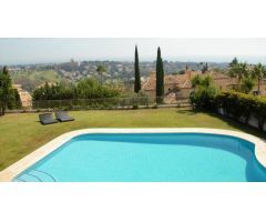 Impresionante villa con vistas panoramicas en El Paraiso Alto, Benahavis