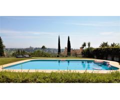 Impresionante villa con vistas panoramicas en El Paraiso Alto, Benahavis