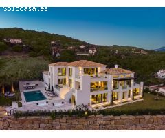 Espectacular villa de diseño con vistas panorámicas al mar y golf in Madroñal