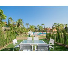 Moderna casa adosada sin muebles con vistas al mar en Atalaya Golf