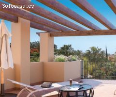 Moderna casa adosada sin muebles con vistas al mar en Atalaya Golf