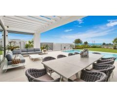 Impresionante villa moderna situada en Cabo Royale, Cabopino