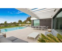Impresionante villa moderna situada en Cabo Royale, Cabopino