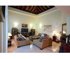 Bungalow en la exclusiva urbanización Bahía de Banús, Marbella