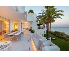 Lujoso atico dúplex en primera línea del complejo Puente Romano de Marbella