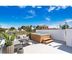 Villa de lujo pareada en Puerto Banús 150m de la playa