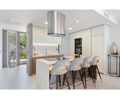 Villa de lujo pareada en Puerto Banús 150m de la playa