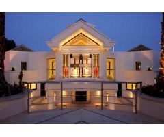 Lujosa y contemporanea villa en Sierra Blanca, Marbella