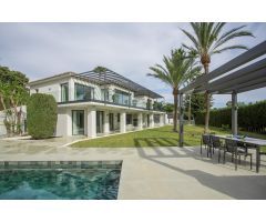 Villa de lujo renovada, con privacidad y sostenibilidad, Milla de Oro, Marbella