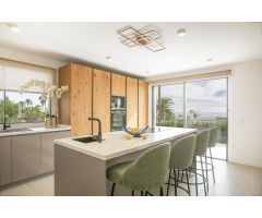 Villa de lujo renovada, con privacidad y sostenibilidad, Milla de Oro, Marbella