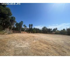 Terreno urbano con licencia den obra en urbanizacion cerrada Rocio de Nagueles, Milla de Oro