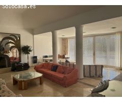 Villa para reformar de estilo tradicional en la Milla de Oro